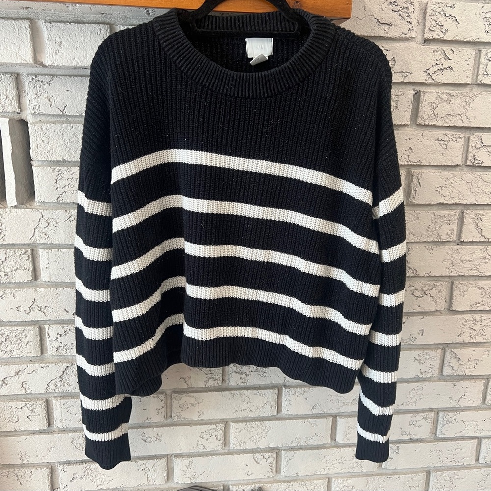 H&M | Striped Black and White Knit Sweater